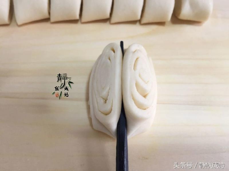 這樣蒸花捲，又快又好吃，再也不用等幾小時，照著做零失敗！ - 美食筆記