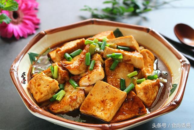 超級簡單的豆腐做法，外酥裡嫩，入味又下飯，比釀肉的還香  !