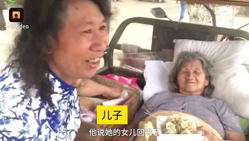 他穿貼身旗袍「假扮女生」長達20年，大家看到他的正面不但不覺得噁心，反而壓抑不住內心.....