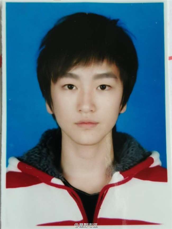 他就是「同時擁有男女特質的美男」爆紅後遭質疑整形，但學生畢業照一拿出來酸民都閉嘴了