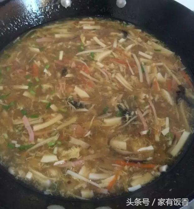 最愛喝酸辣湯，早起燒一鍋酸辣湯，一次能喝2大碗 