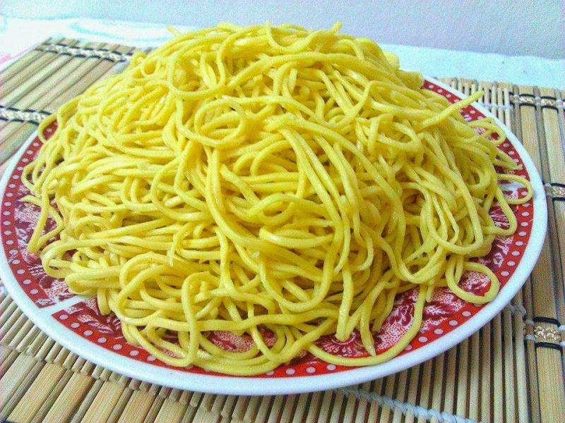 【自煮咖哩面 & 自製麵條】，材料可以放多多！美味十足~~ 