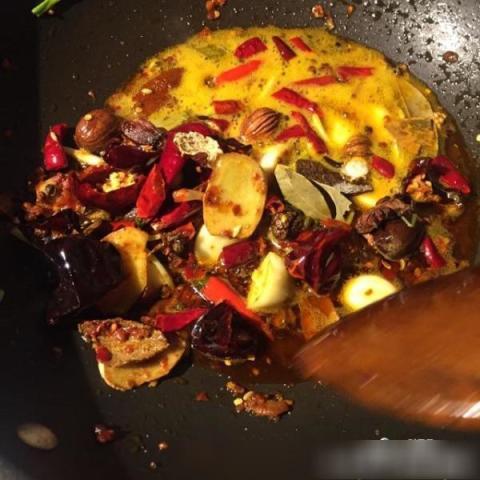 這道菜是我家餐桌上最熟悉的菜品，秋冬季進補，出現頻率也最高了 