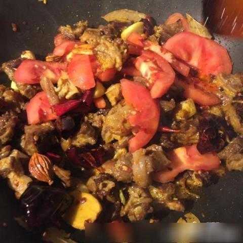 這道菜是我家餐桌上最熟悉的菜品，秋冬季進補，出現頻率也最高了 