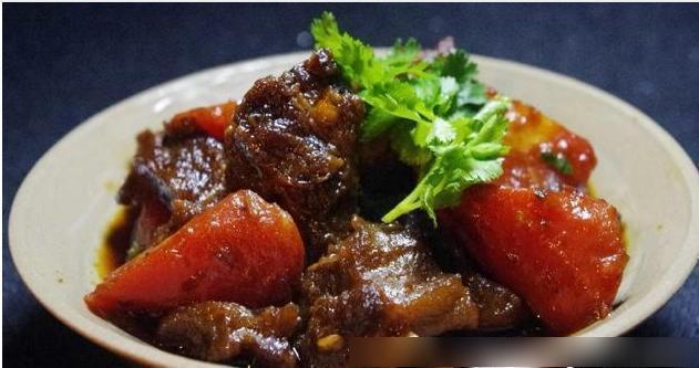 這道菜是我家餐桌上最熟悉的菜品，秋冬季進補，出現頻率也最高了 
