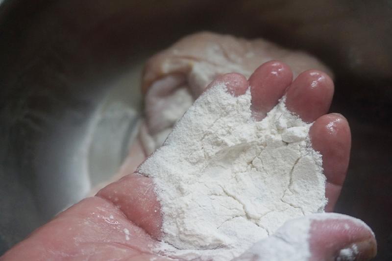 「洗豬肚」只需簡單幾步，洗得特乾淨，10分鐘輕鬆搞定！（附有豬肚湯的詳細做法） 