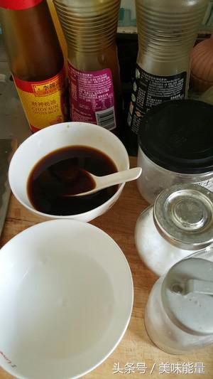 蚝油杏鮑菇—萬能的蚝油加美味的杏鮑菇，口感滑嫩，比肉還好吃