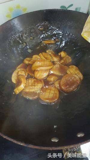 蚝油杏鮑菇—萬能的蚝油加美味的杏鮑菇，口感滑嫩，比肉還好吃