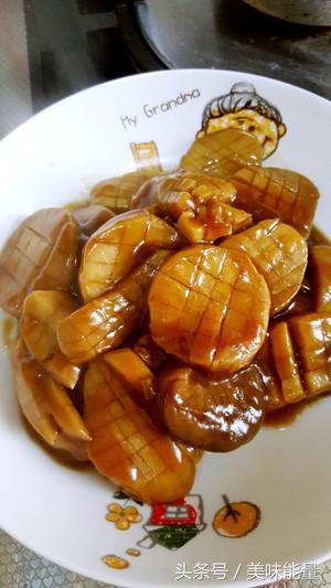 蚝油杏鮑菇—萬能的蚝油加美味的杏鮑菇，口感滑嫩，比肉還好吃