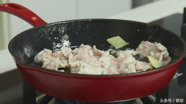 蔥爆瘦肉片的家常做法，8分鐘就學會，簡單又好吃，蔥香味濃郁