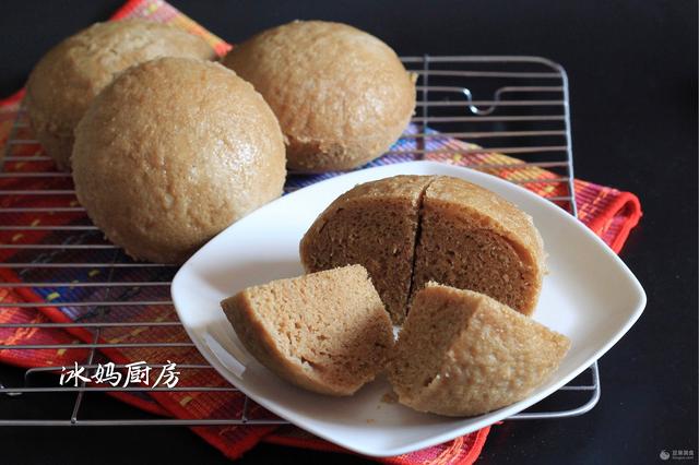只需要攪拌均，就可以做出鬆軟的【馬來糕】啦！！