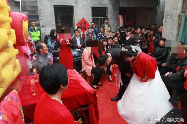 農村小伙在餐館撿到錢包，堅持在店內等失主，2小時後等來了驚喜