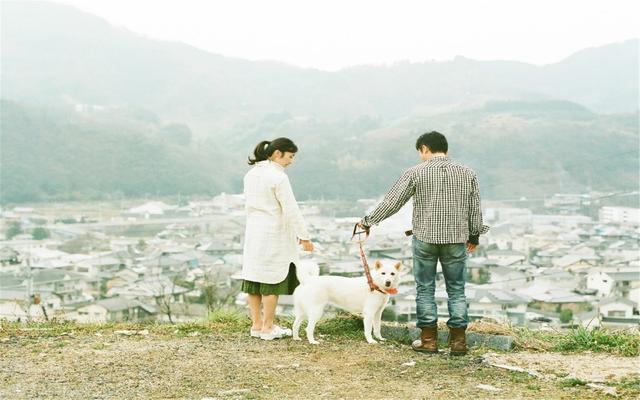 工作外調2年，給嫂子3萬幫我帶孩子，回家打開孩子行李我愣了