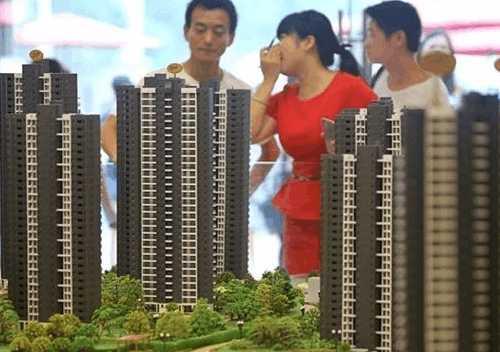 城裡買房後，接老母親來享福，上班忘了拿電腦，折回家後我離婚了