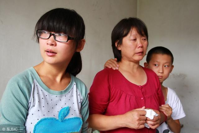 媽媽，房子既然都是我弟弟的，現在我也出不起給你看病的錢