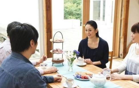 我要求公婆買套大房子給我養父母住，他們不買，我：他們還年輕！