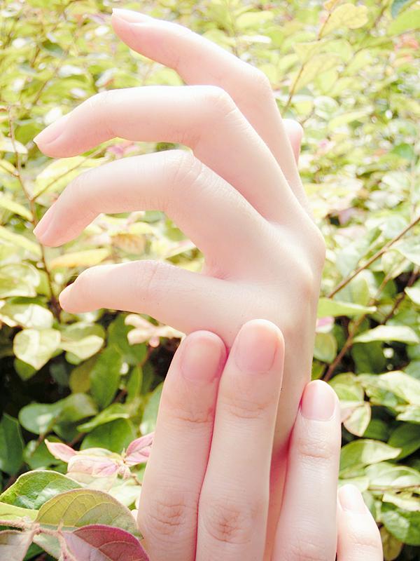 女人手曬黑不要慌，睡前去廚房抹點便宜小物，三天變回白嫩小手！