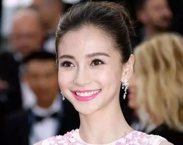 這些女星一大笑就破功，形象盡毀，只有她最美
