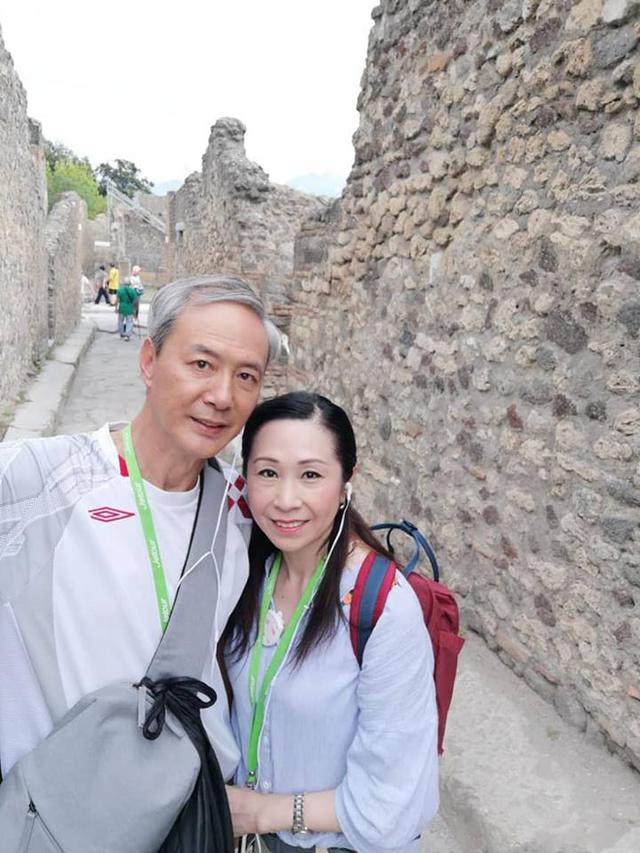 TVB一對老戲骨黃昏戀完婚後，去歐洲浪漫度蜜月！【相當的甜蜜啊】~