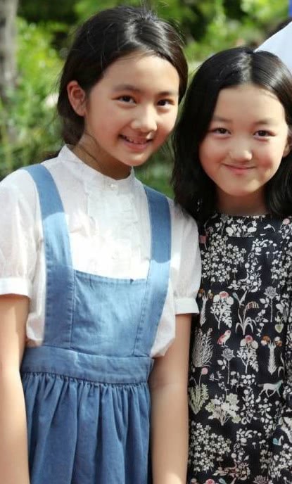 王菲女兒近照，12歲就打扮成媽媽模樣，網友：天后繼承有望了！