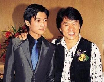 沒見過的合照：謝霆鋒竟然艷壓了所有人，林峰這變化也太大了吧！