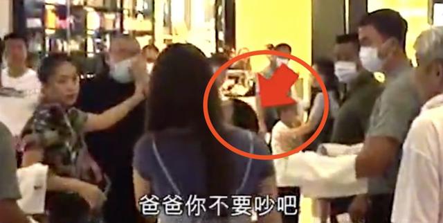 【身體好了，火氣也跟著加大！】劉鑾雄大罵「手機女」，甘比女兒力挽狂瀾！網友吐槽：有錢了不起~