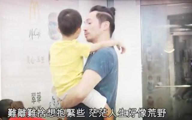 不舍老婆帶娃回加拿大，陳豪機場狂吻陳茵薇！