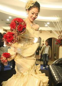 昆凌的婚紗46萬、劉詩詩的婚紗333萬、楊雲的婚紗3000萬、而她的婚紗不過就幾千元！