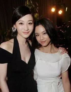 你永遠不會知道迪麗熱巴有多美，除非她跟別人同框的時候！