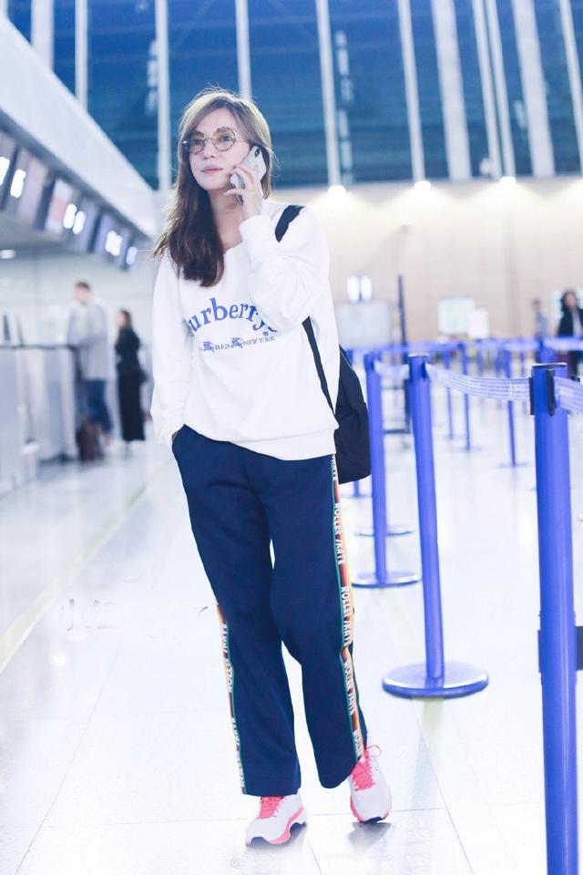 趙薇胖著玩的？幾個月前胖成大嬸，如今瘦成白骨精的她美回少女！