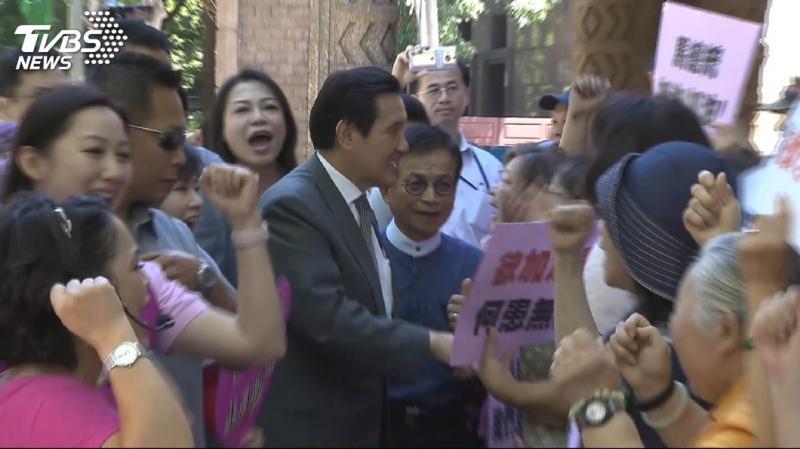 取代窮弱國民黨？　馬英九基金會形勢強