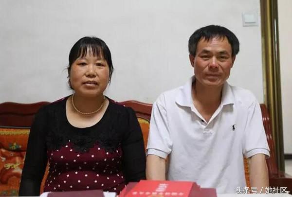 母親說我是嫁出去的女兒潑出去的水，只給我1萬，看到餘額我哭了
