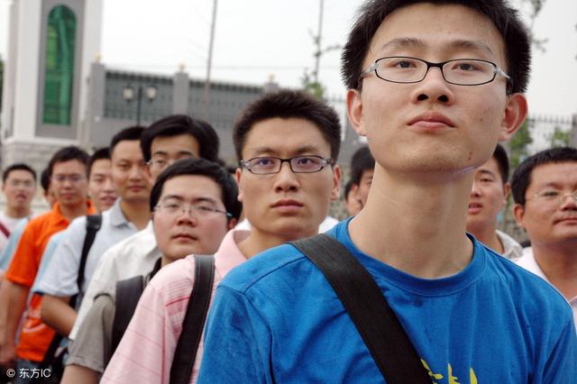 早年拋妻棄子，老了之後要兒子養老，兒子：先把我的撫養費給我！