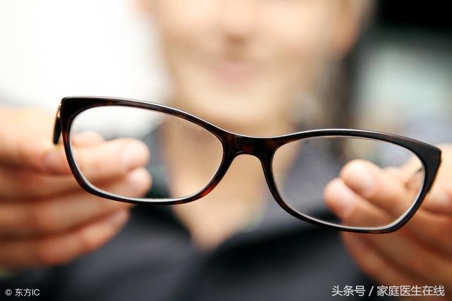 視力突然下降就要注意了，可能是這3種疾病「找上門」，要小心！