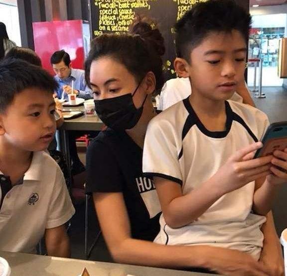 謝霆鋒為何寧願不要兩個孩子，也要王菲，謝賢6字道出真相