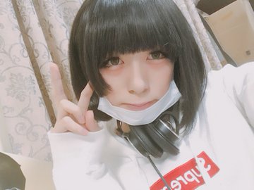 頹廢大叔「某天化身大眼萌妹」爆紅全網！3年後現況照曝光網友暴動：變更正了 
