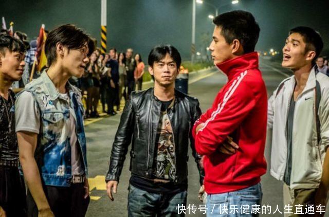 他4歲出道17歲入獄，父親過世他戴手銬奔喪，今44歲成這樣！ 