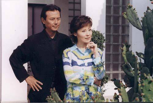 劉德凱20年前拋棄劉雪華和她腹中孩子娶洋媳，被網友罵翻，如今落魄登門乞求原諒，被唾棄：憑什麼！ 