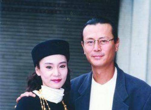 劉德凱20年前拋棄劉雪華和她腹中孩子娶洋媳，被網友罵翻，如今落魄登門乞求原諒，被唾棄：憑什麼！ 