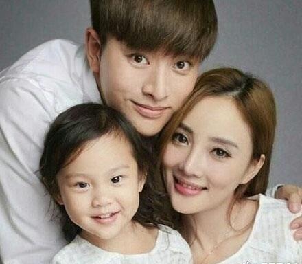 種種跡象表明李小璐和賈乃亮婚變事實，賈乃亮親自出面辟謠！ 