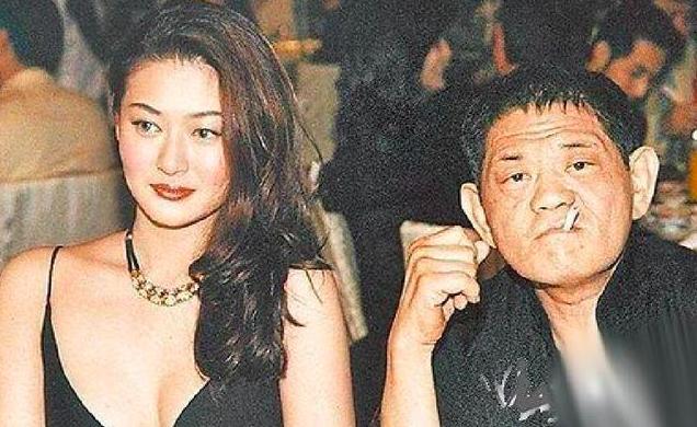 她17歲拍片29歲自殺，與「乾爹」戀愛糾纏不休，還被曝在家中養鬼！