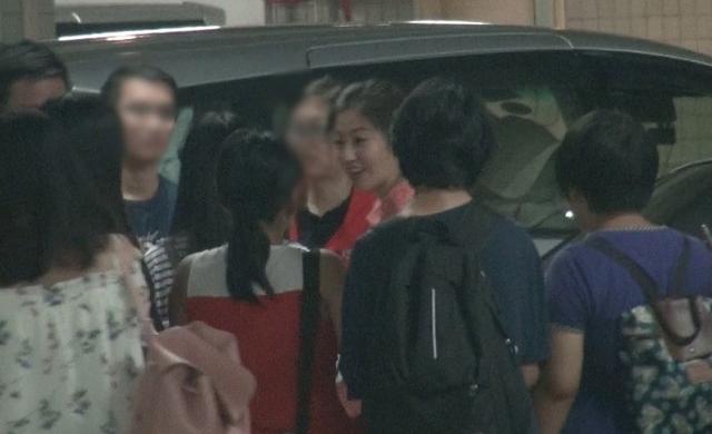 【看看這笑容就知道！】TVB視帝老婆熬過離婚謠言，開心約上視後閨蜜一起吃飯~