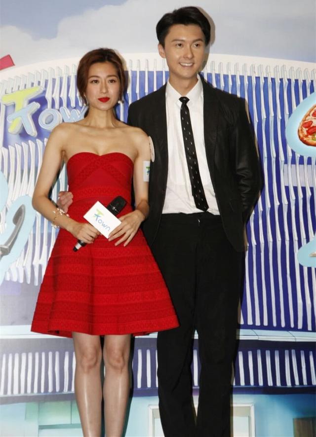 【看看這笑容就知道！】TVB視帝老婆熬過離婚謠言，開心約上視後閨蜜一起吃飯~