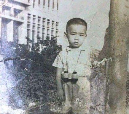 曾經為了三千塊賣了弟弟，成為一輩子的痛，如今身家上億卻找不回弟弟