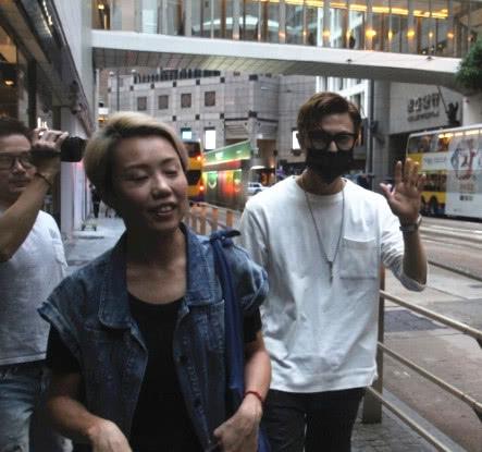 【發假消息，好讓媒體和粉絲轉移注意力！】王子假扮還在日本工作？其實在香港和女友鄧麗欣約會！