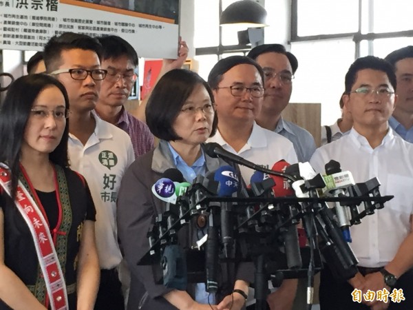 談年金改革 蔡英文：對下一代負責 