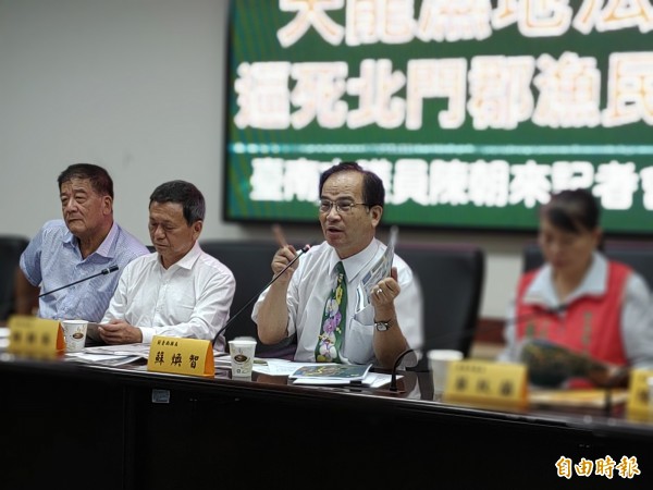 提高南市警消加給 黃偉哲簽署承諾書 