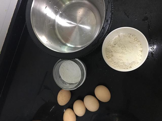 朋友們很多時候說他們蒸蛋糕發得不美，不會發~ 教你只需簡單步驟 *傳統蒸雞蛋糕，發得好美，只需簡單四步驟。。。 
