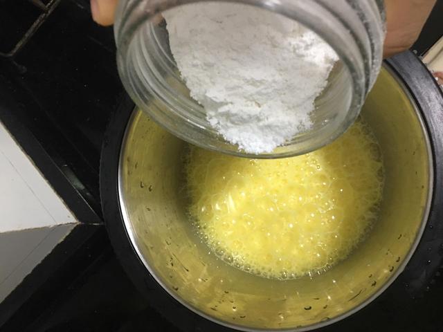 朋友們很多時候說他們蒸蛋糕發得不美，不會發~ 教你只需簡單步驟 *傳統蒸雞蛋糕，發得好美，只需簡單四步驟。。。 
