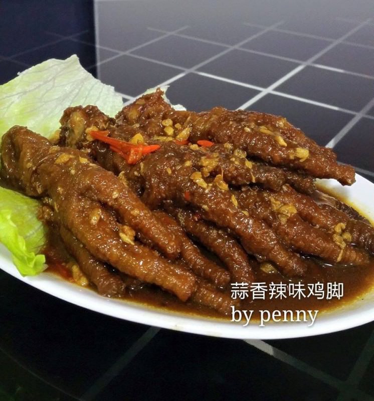 3種雞腳的做法:【冬菇燜雞腳】，【蒜香辣味雞腳】，【冬菇花生燜雞腳】